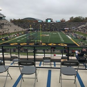 Meet your Posher, Derek